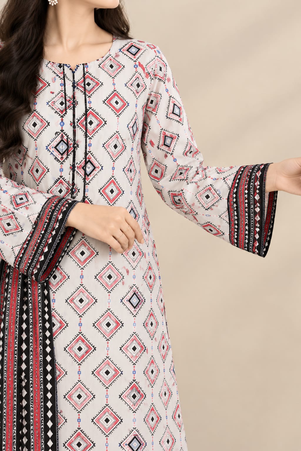 3 pcs Women Stitched Lawn Digital Print Suit
