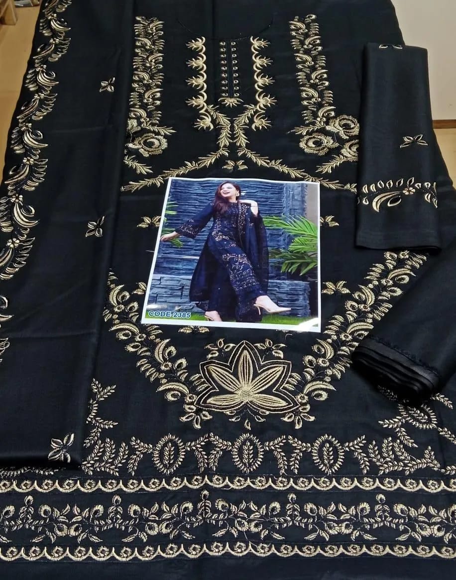 Black Embroidered 3-piece Women's Lawn Suit Bamber Dupata